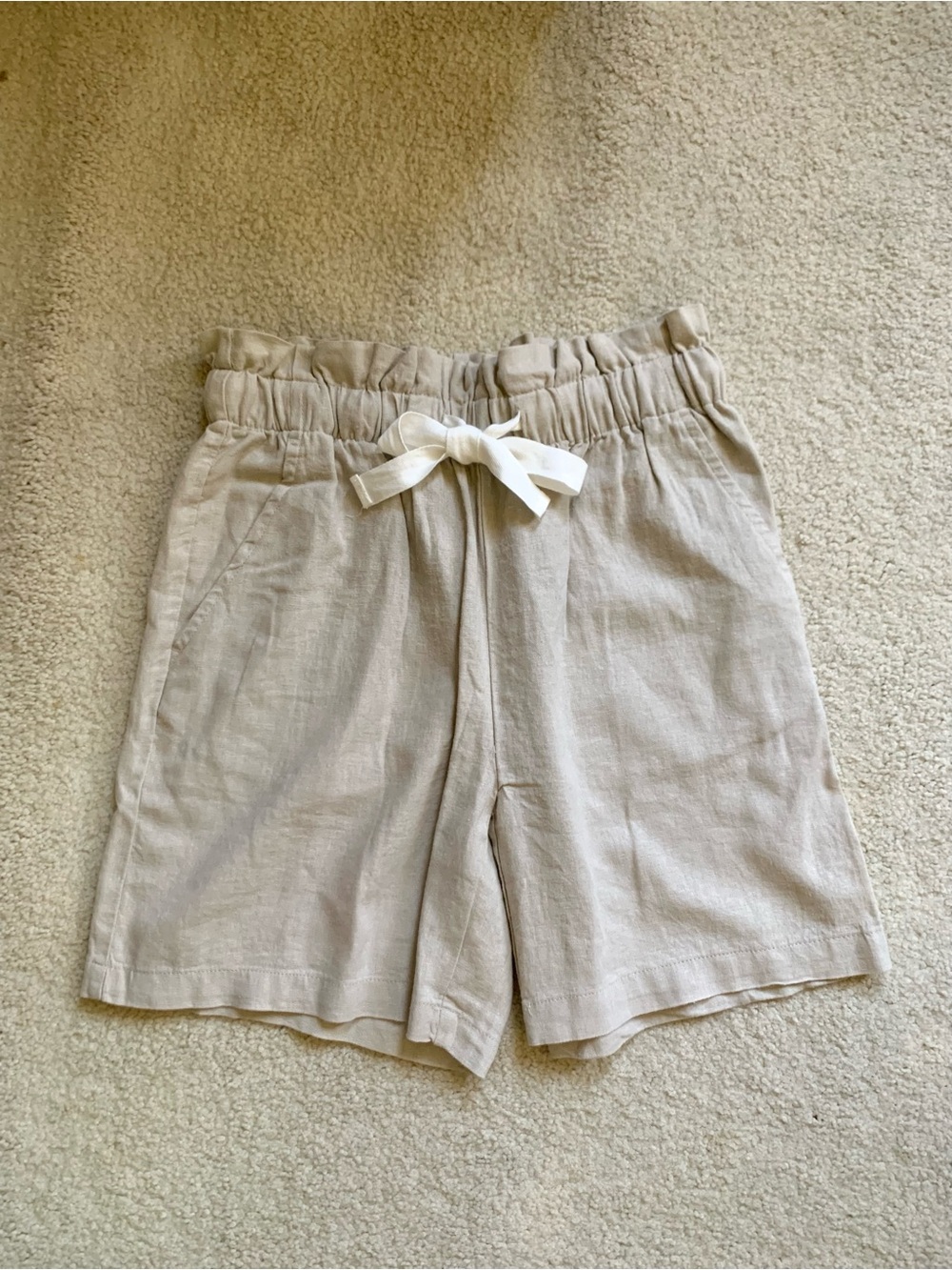 NWOT/ Ellen Tracy Casual Linen Shorts, size XS, natural beige, new without tag